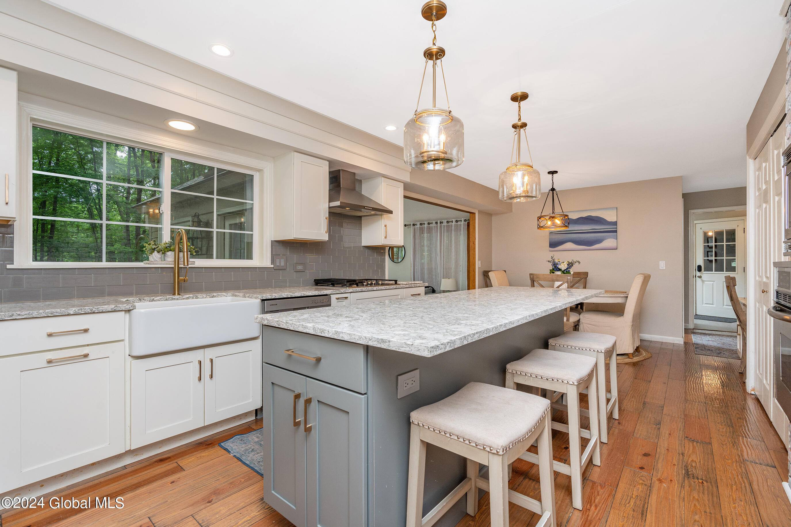22 Ruxton Road Bethlehem, NY 12054 - Photo 16 of 60 032-22-Ruxton-Rd