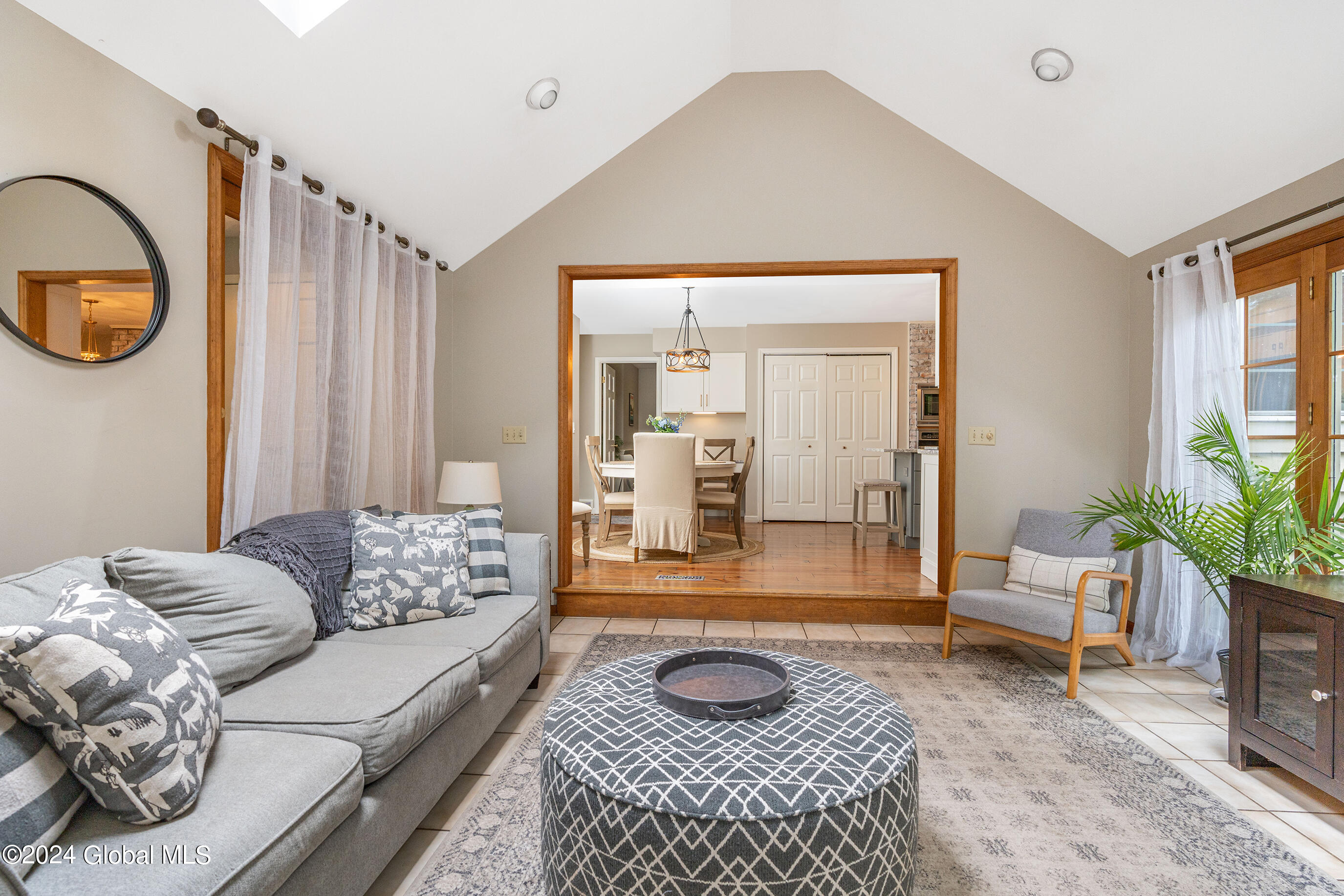 22 Ruxton Road Bethlehem, NY 12054 - Photo 22 of 60 037-22-Ruxton-Rd