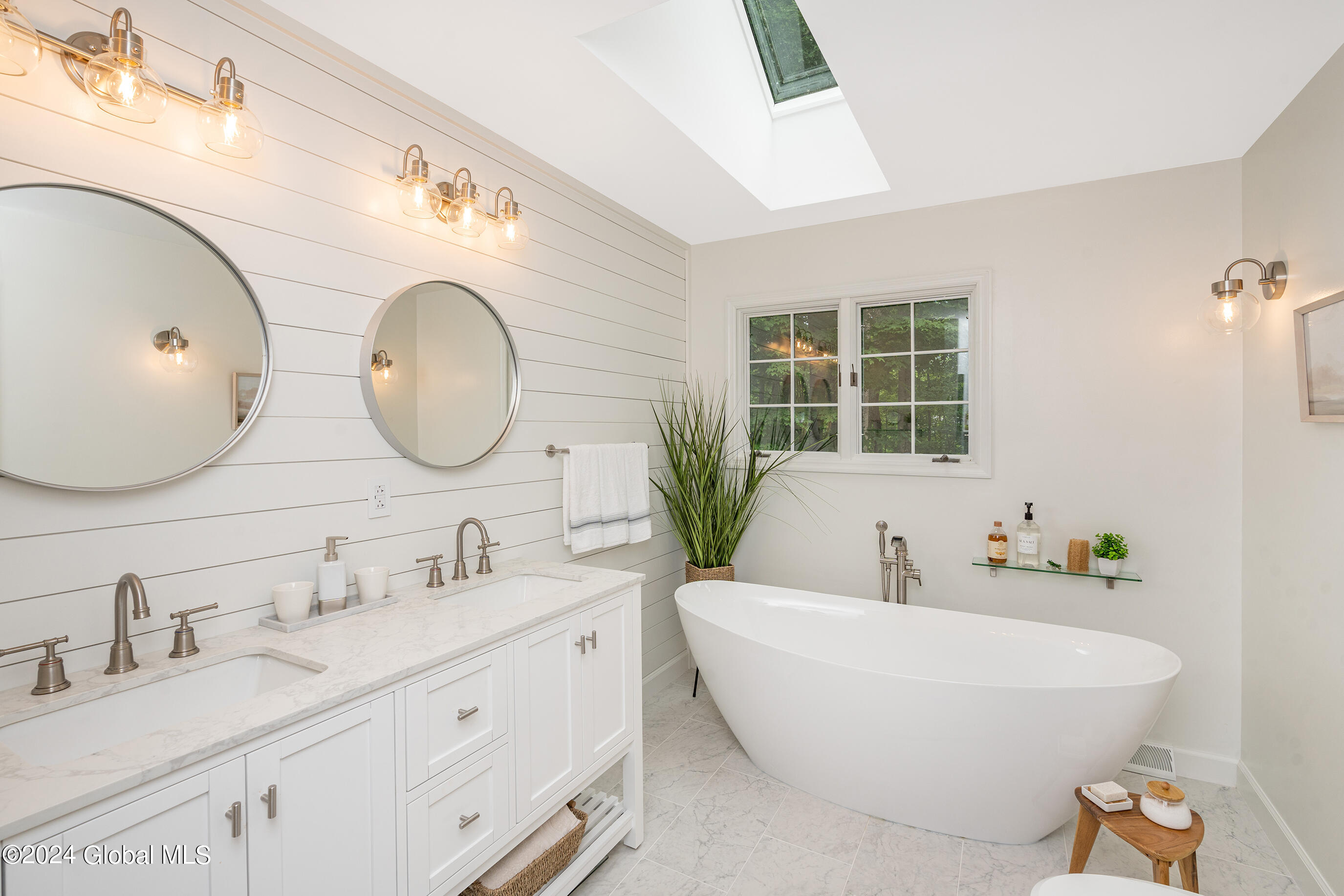22 Ruxton Road Bethlehem, NY 12054 - Photo 30 of 60 053-22-Ruxton-Rd