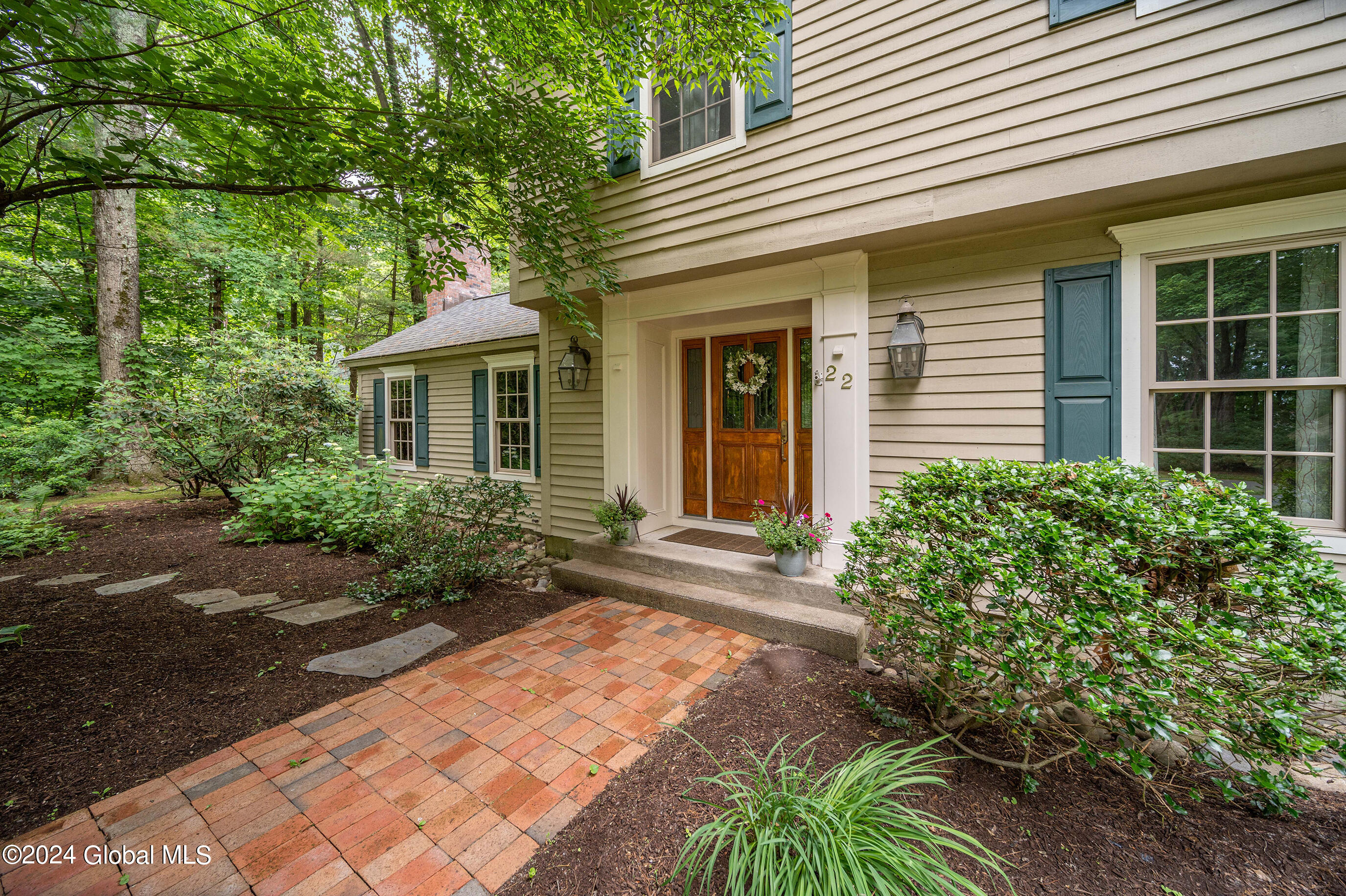 22 Ruxton Road Bethlehem, NY 12054 - Photo 4 of 60 002-22-Ruxton-Rd