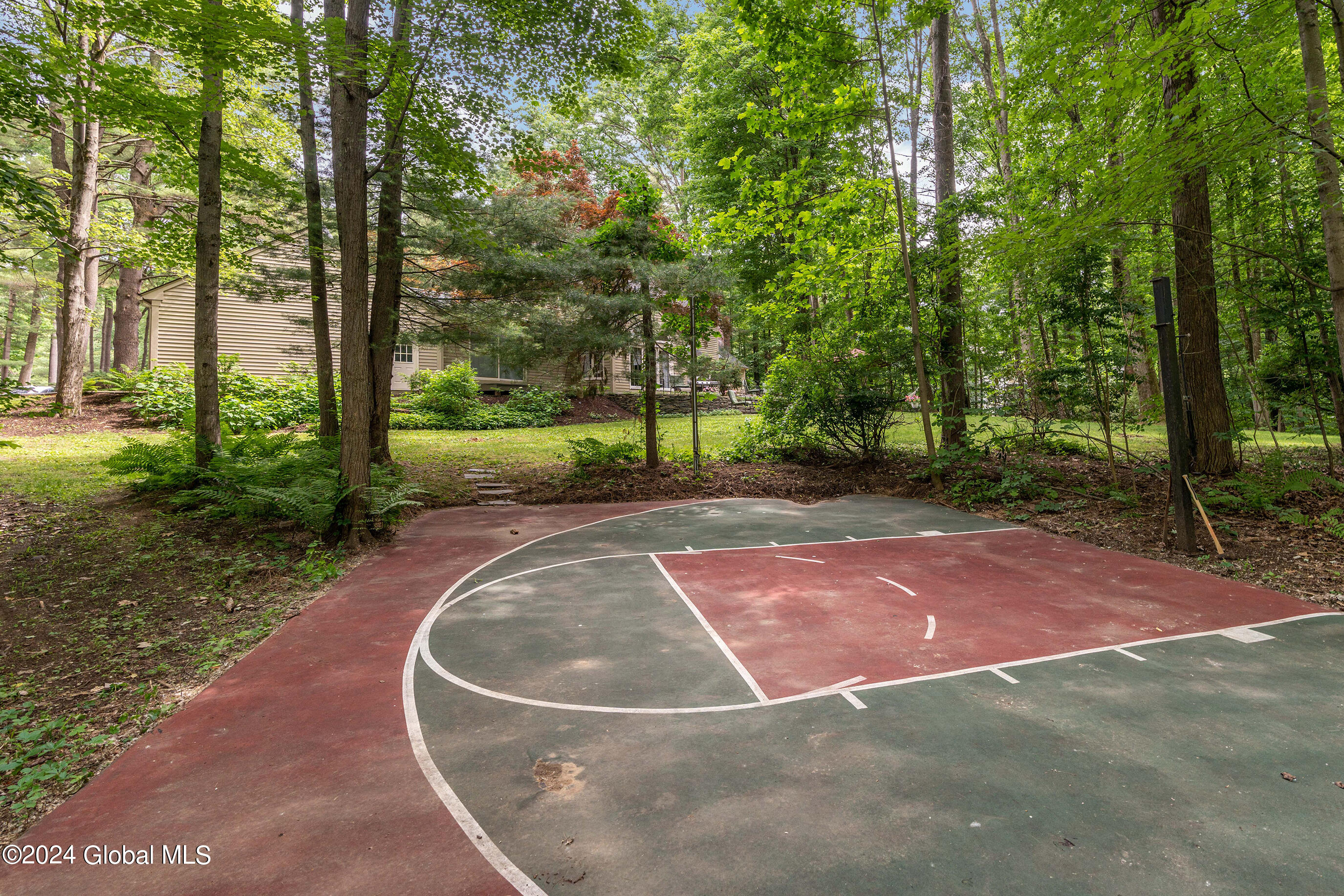 22 Ruxton Road Bethlehem, NY 12054 - Photo 54 of 60 009-22-Ruxton-Rd