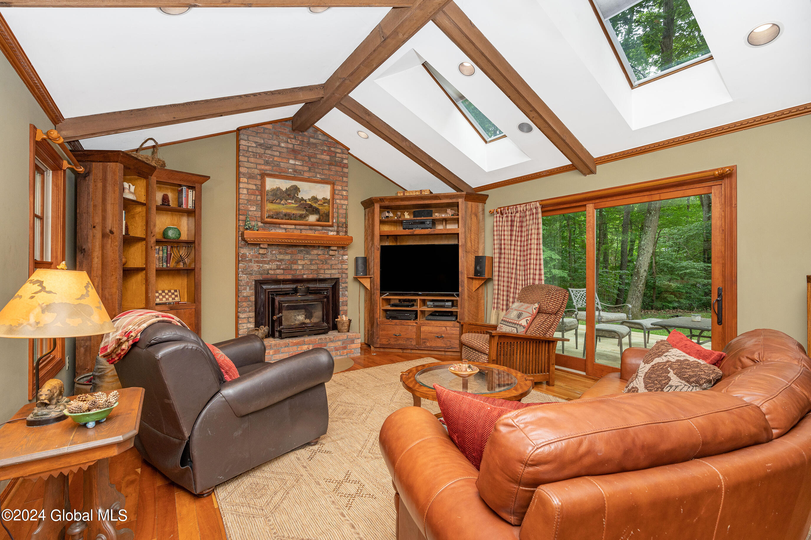 22 Ruxton Road Bethlehem, NY 12054 - Photo 10 of 60 017-22-Ruxton-Rd