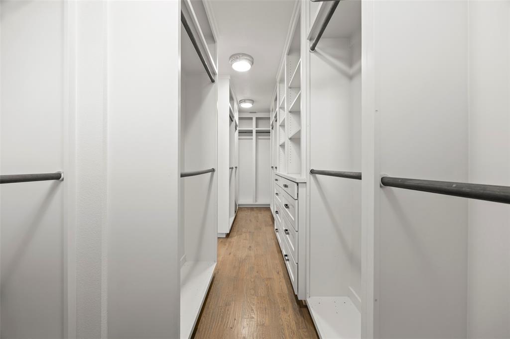 2009 North Prairie Avenue, Unit 2009 Dallas, TX 75204 - Photo 28 of 40 The primary closet has so many built-ins!