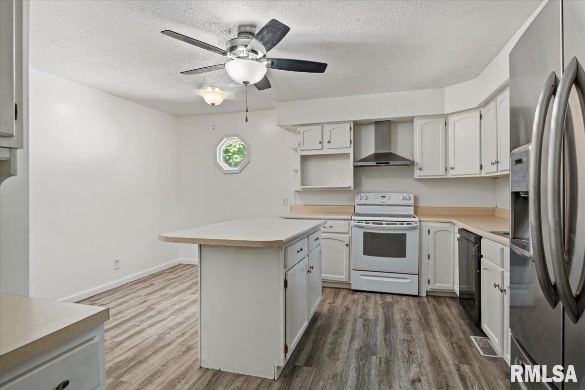 5771 North Cotton Hill Road Springfield, IL 62703 - Photo 13 of 35