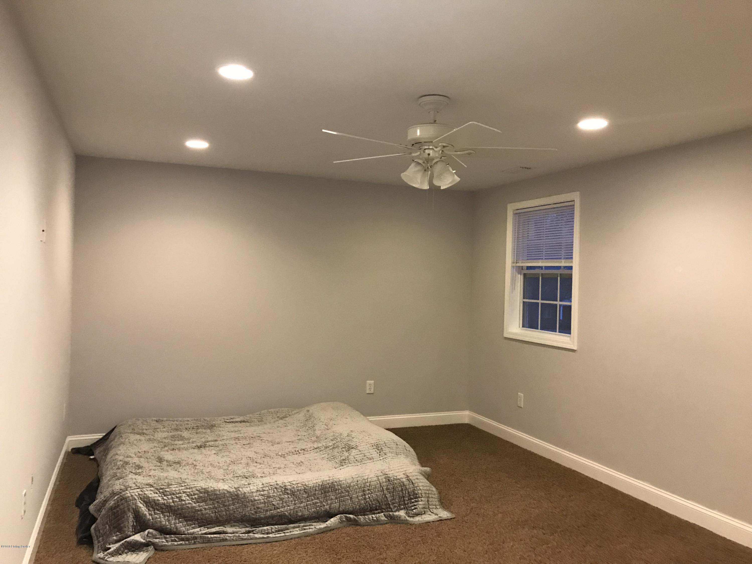 4524 Dover Road Louisville, KY 40216 - Photo 20 of 38 Bedroom 2nd floor