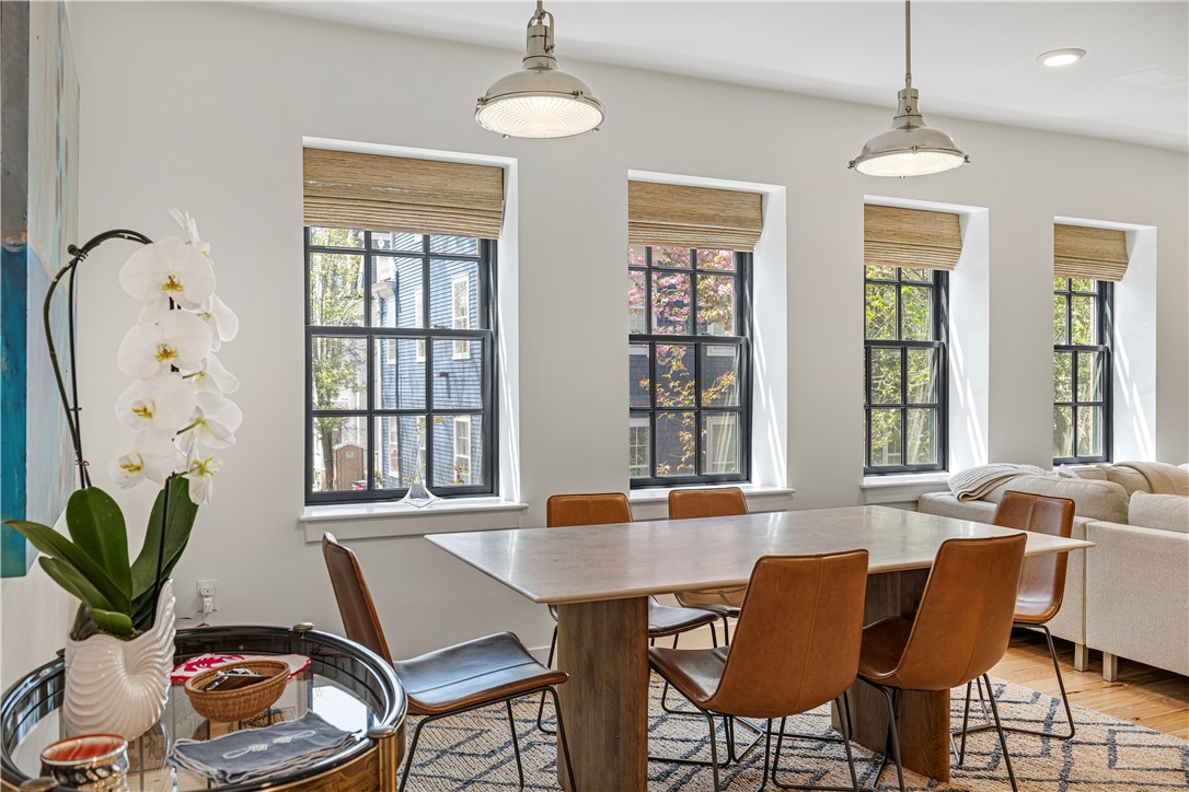 27 High Street, Unit 2 Newport, RI 02840 - Photo 12 of 46 Dining area