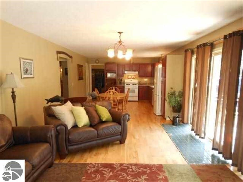 1589 Moss Road Beulah, MI 49617 - Photo 13 of 43 1780095-12.JPG