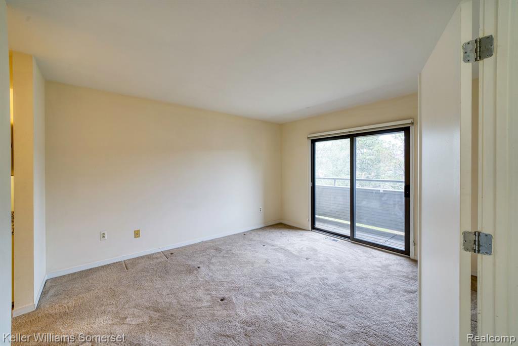 655 Glasgow Court Rochester Hills, MI 48307 - Photo 19 of 27