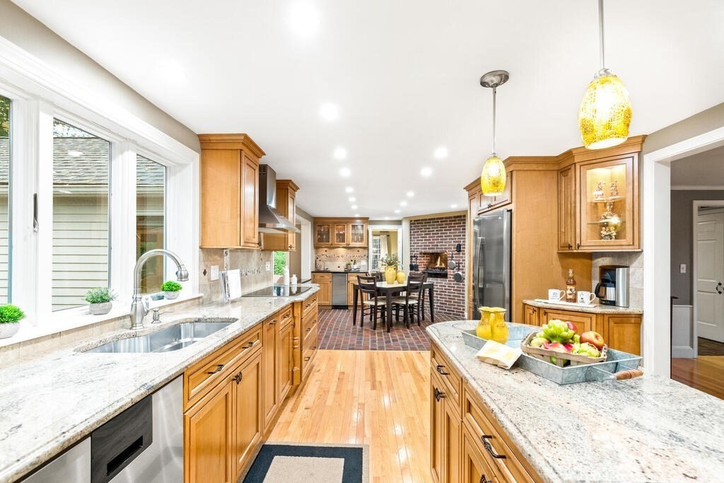 24 Robin Road Lynnfield, MA 01940 - Photo 14 of 42 Gallery Image 14