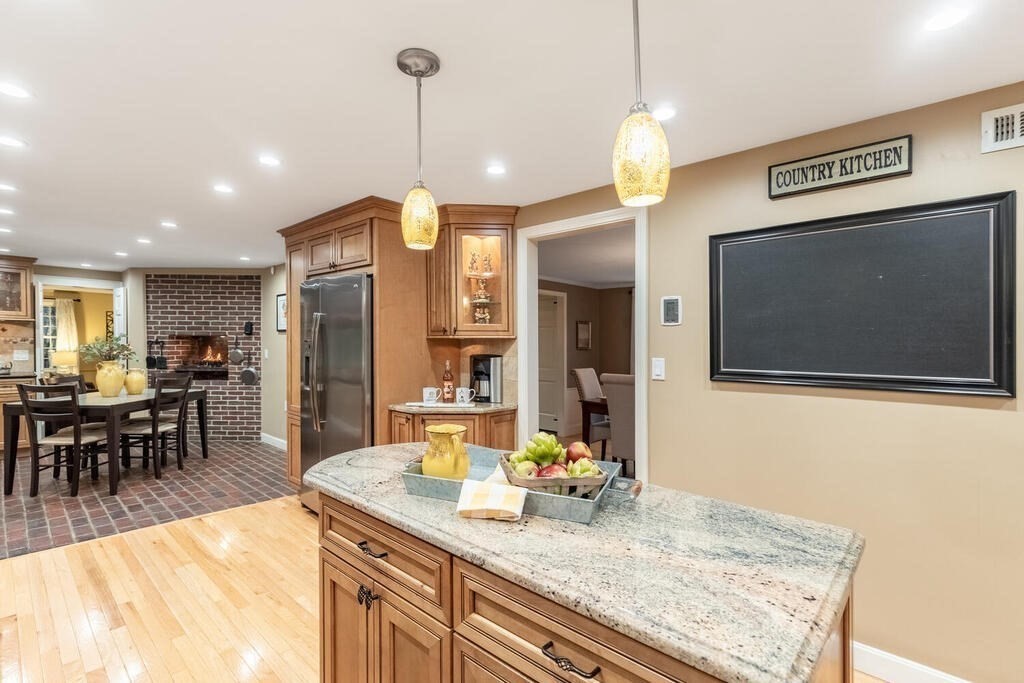 24 Robin Road Lynnfield, MA 01940 - Photo 15 of 42 Gallery Image 15