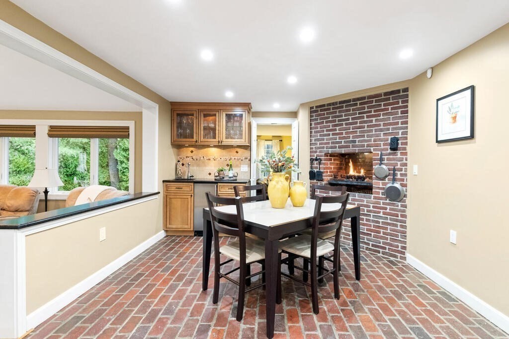 24 Robin Road Lynnfield, MA 01940 - Photo 16 of 42 Gallery Image 16