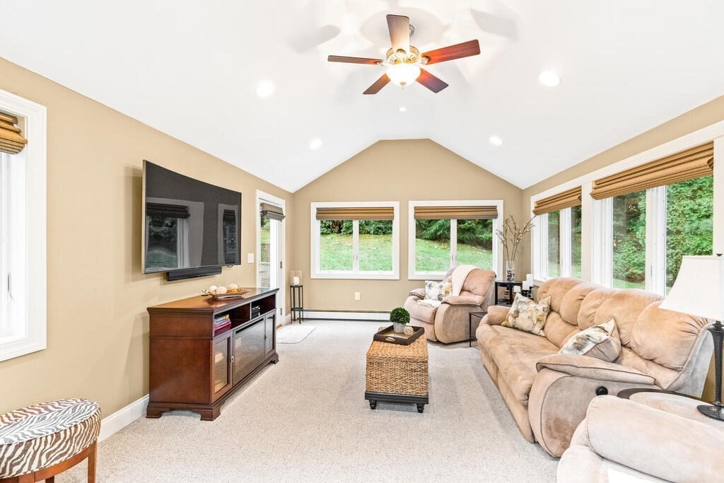 24 Robin Road Lynnfield, MA 01940 - Photo 19 of 42 Gallery Image 19