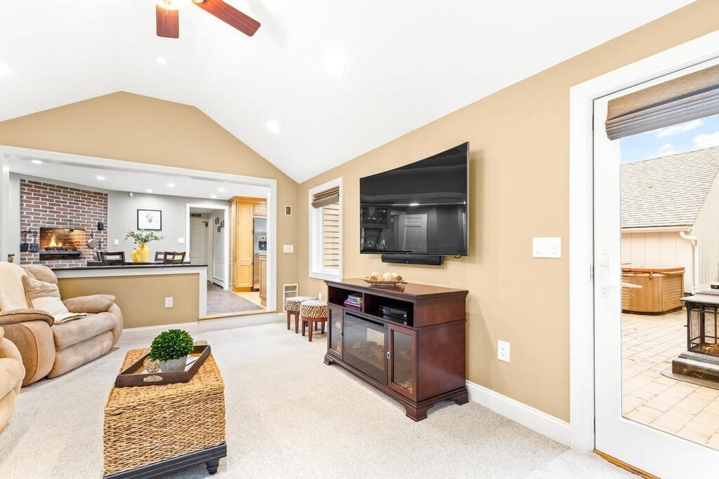 24 Robin Road Lynnfield, MA 01940 - Photo 20 of 42 Gallery Image 20