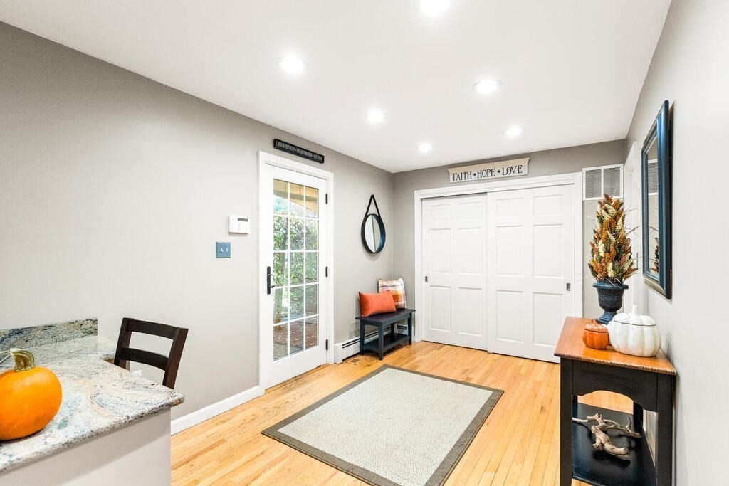 24 Robin Road Lynnfield, MA 01940 - Photo 21 of 42 Gallery Image 21