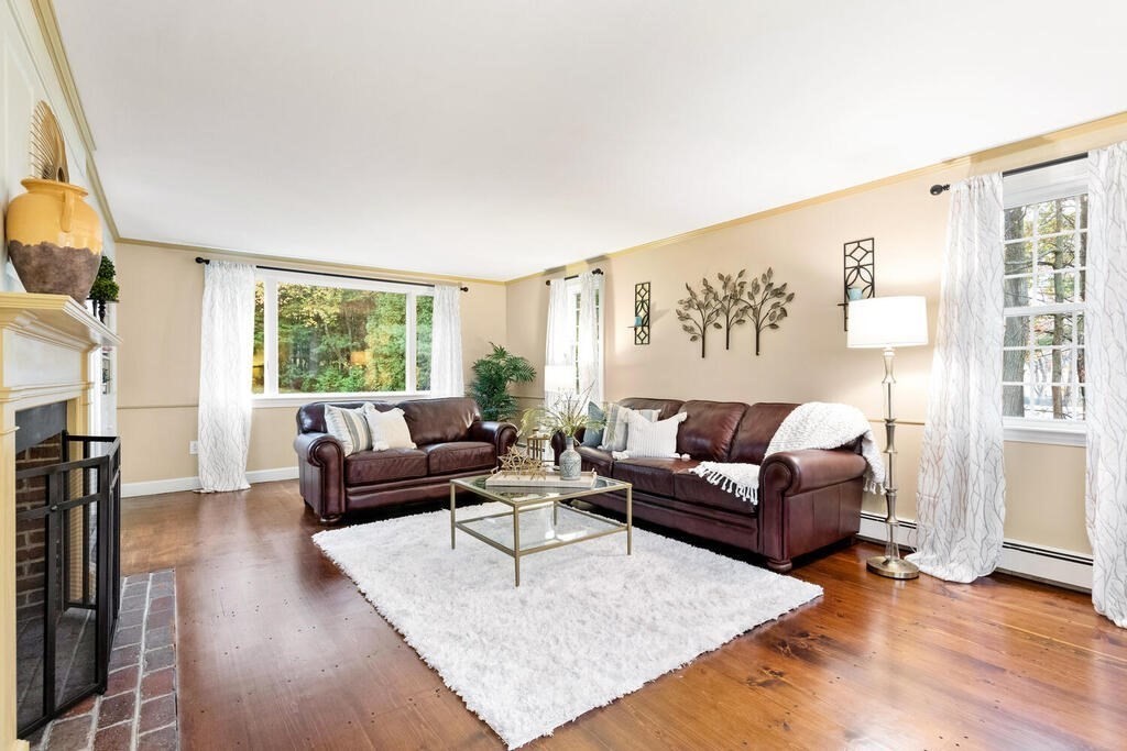 24 Robin Road Lynnfield, MA 01940 - Photo 3 of 42 Gallery Image 3