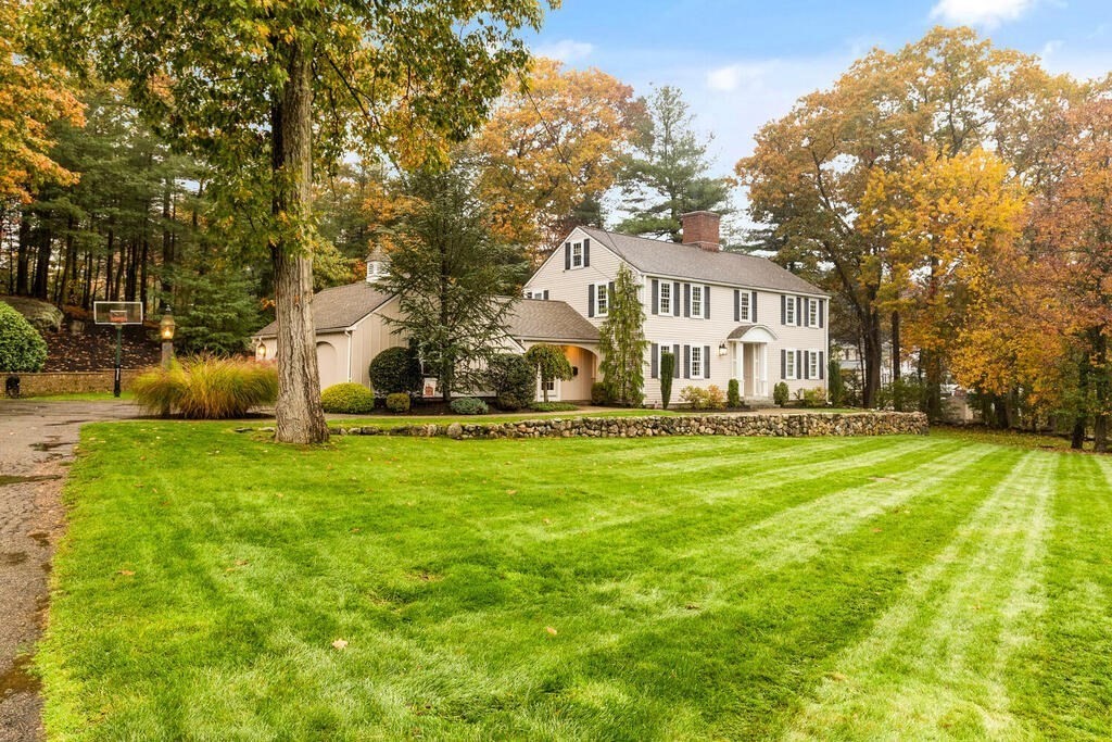 24 Robin Road Lynnfield, MA 01940 - Photo 36 of 42 Gallery Image 36