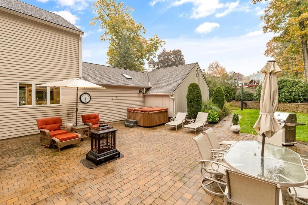 24 Robin Road Lynnfield, MA 01940 - Photo 42 of 42 Gallery Image 42