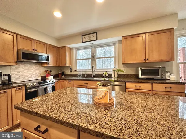 $3,950 | 13016 Smoketown Road, Woodbridge, VA 22192