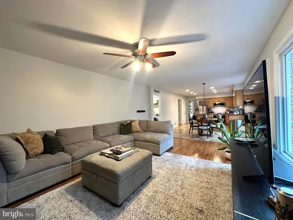 $3,950 | 13016 Smoketown Road, Woodbridge, VA 22192
