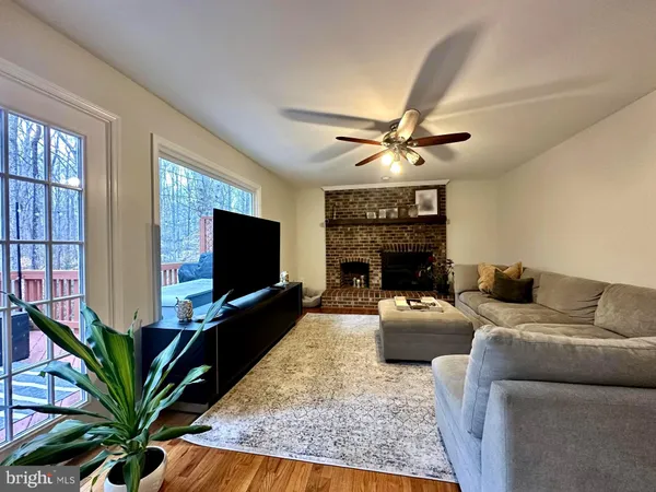 $3,950 | 13016 Smoketown Road, Woodbridge, VA 22192