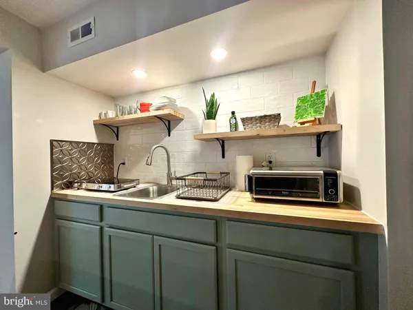 $3,950 | 13016 Smoketown Road, Woodbridge, VA 22192