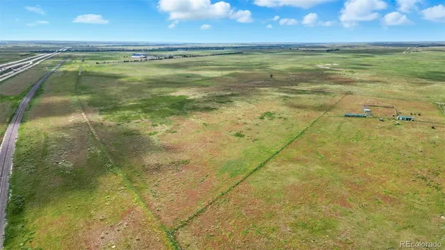a view of a tennis court