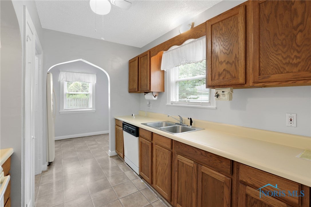 3779 Sherbrooke Road Toledo, OH 43613 - Photo 10 of 41 Gallery Image 10