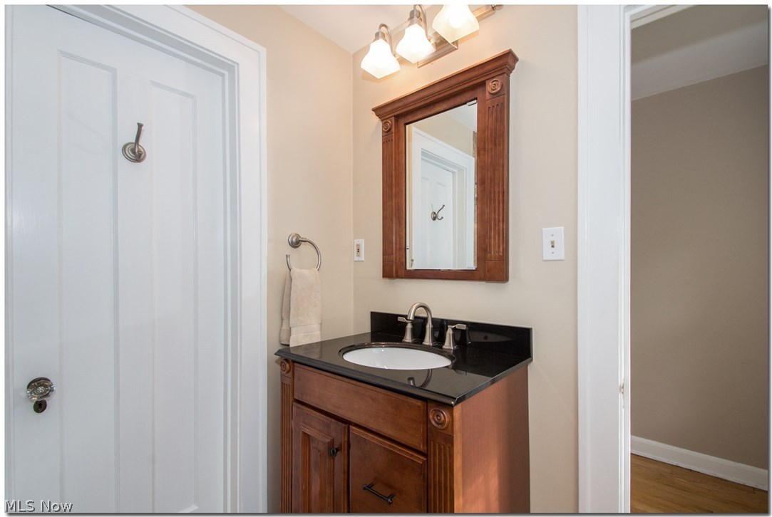 3008 Warrington Road Cleveland, OH 44120 - Photo 22 of 34