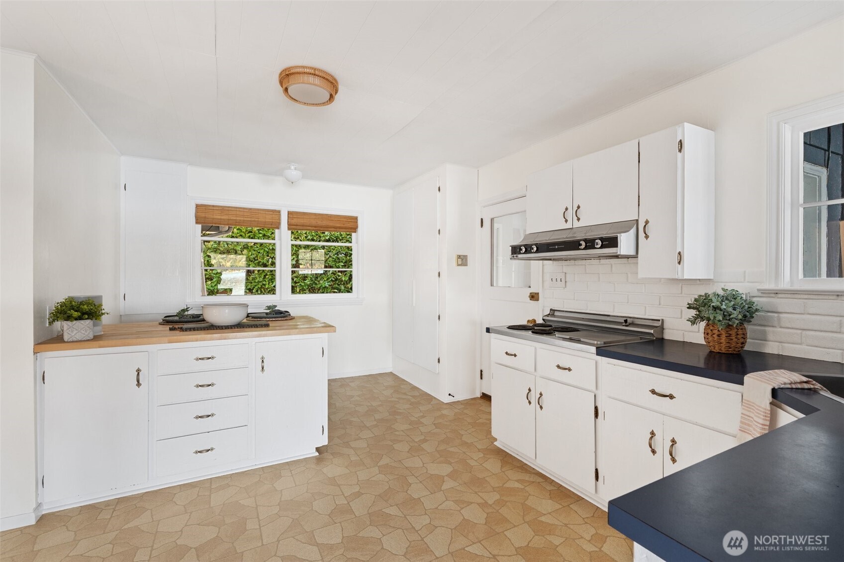 14103 Highway 106 Belfair, WA 98528 - Photo 11 of 40