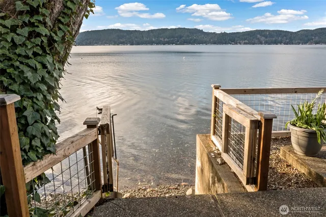 $1,075,000 | 14103 Highway 106, Belfair, WA 98528