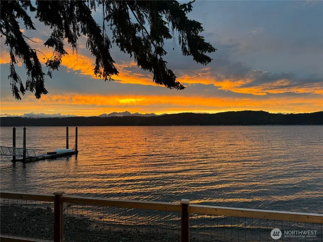 $1,075,000 | 14103 Highway 106, Belfair, WA 98528
