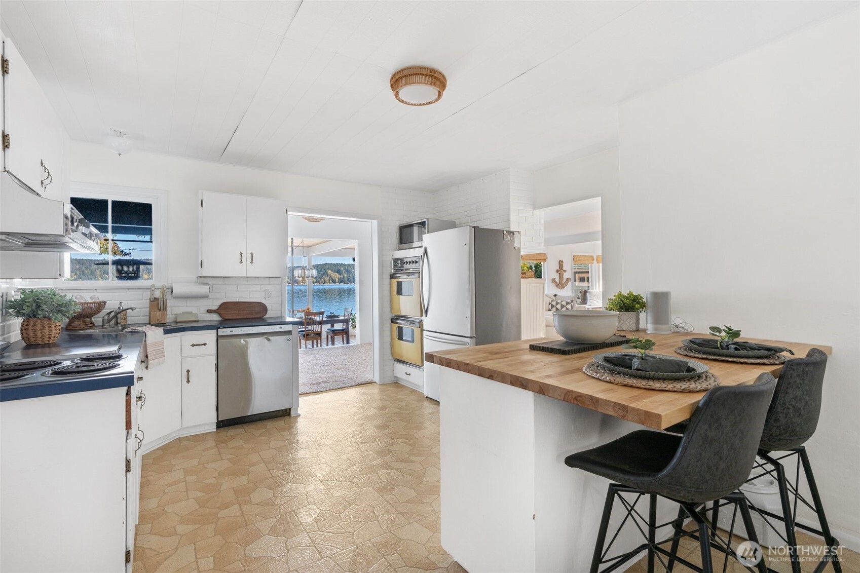 14103 Highway 106 Belfair, WA 98528 - Photo 10 of 40