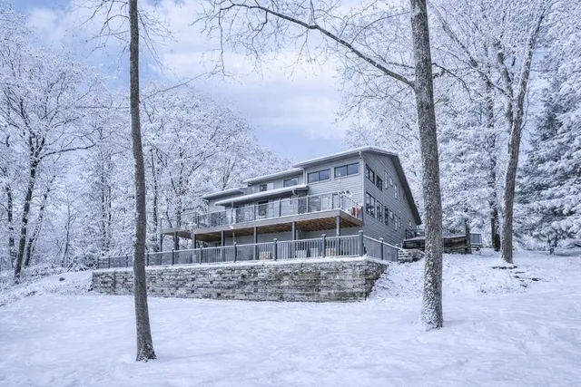 $960,000 | N5620 Thunderbird Road, Portage, WI 53901