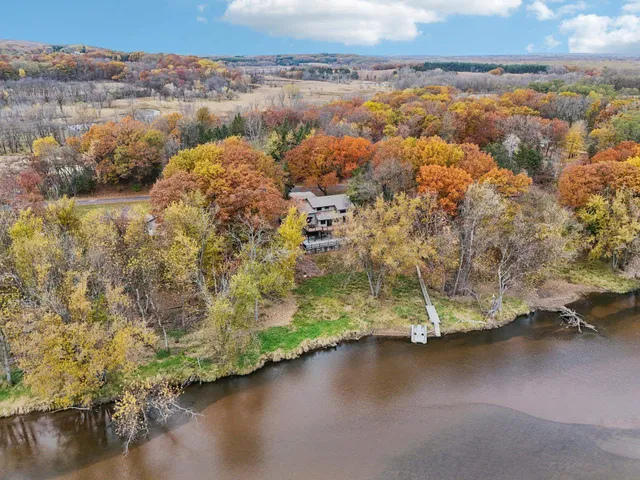 $960,000 | N5620 Thunderbird Road, Portage, WI 53901