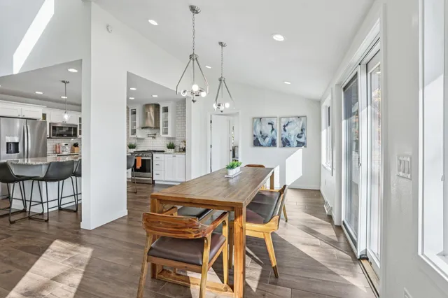 $960,000 | N5620 Thunderbird Road, Portage, WI 53901