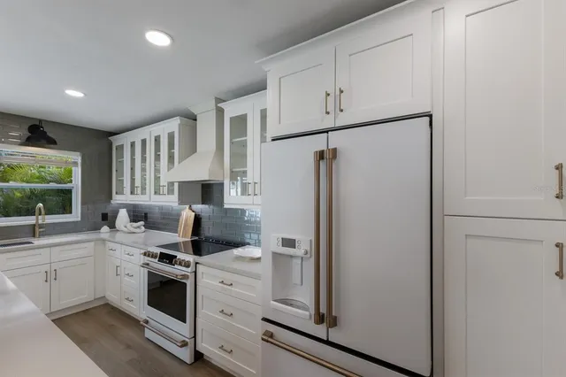 $1,275,000 | 213 83rd Street, Unit EAST VILLA/ A, Holmes Beach, FL 34217