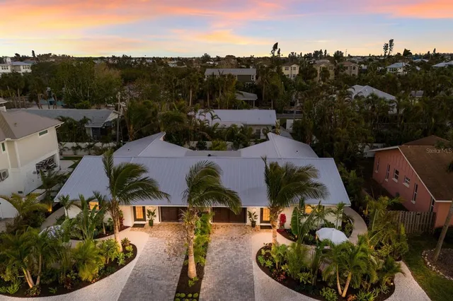 $1,275,000 | 213 83rd Street, Unit EAST VILLA/ A, Holmes Beach, FL 34217