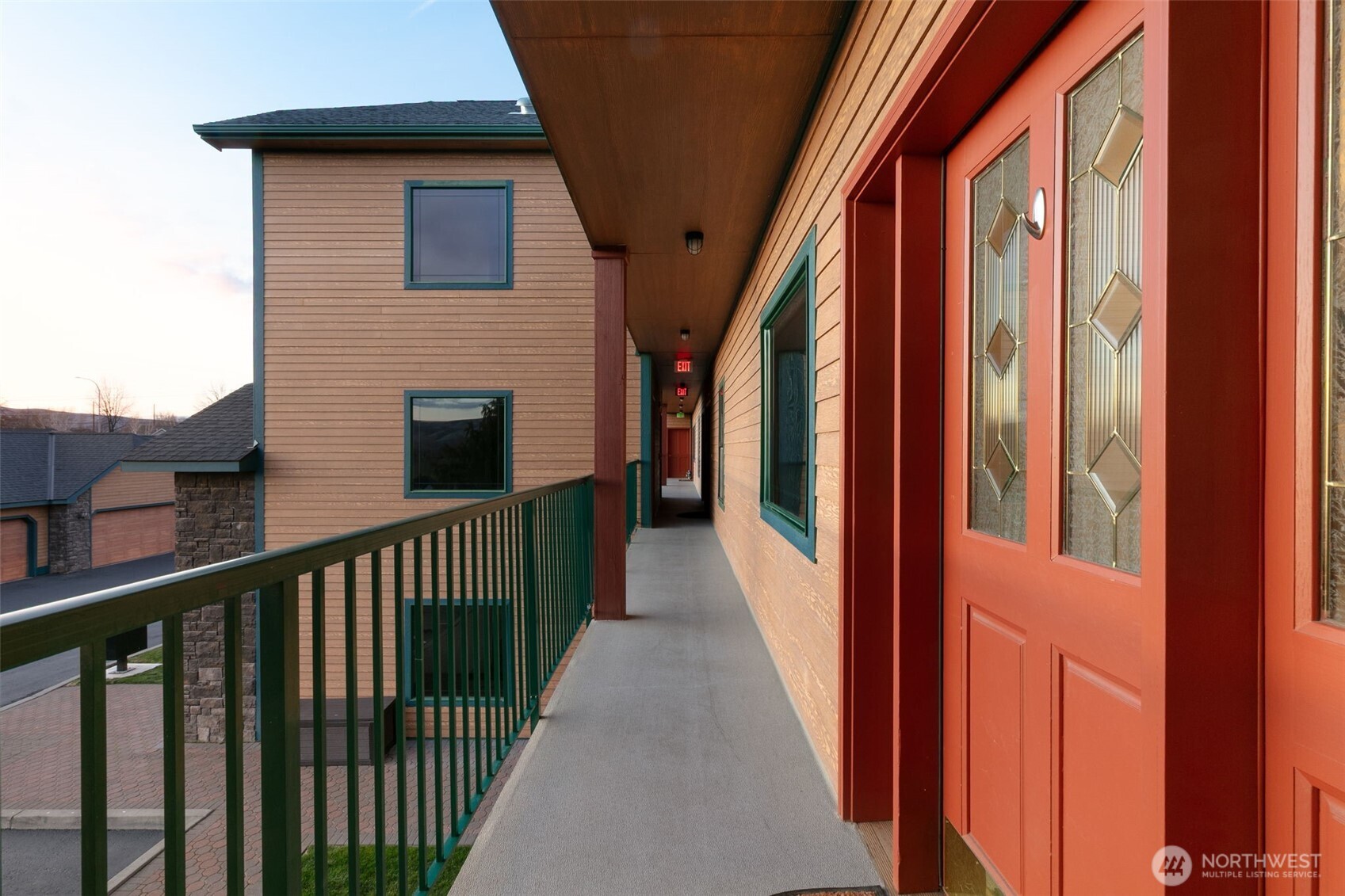9150 Occidental Road, Unit 10 Yakima, WA 98903 - Photo 2 of 32