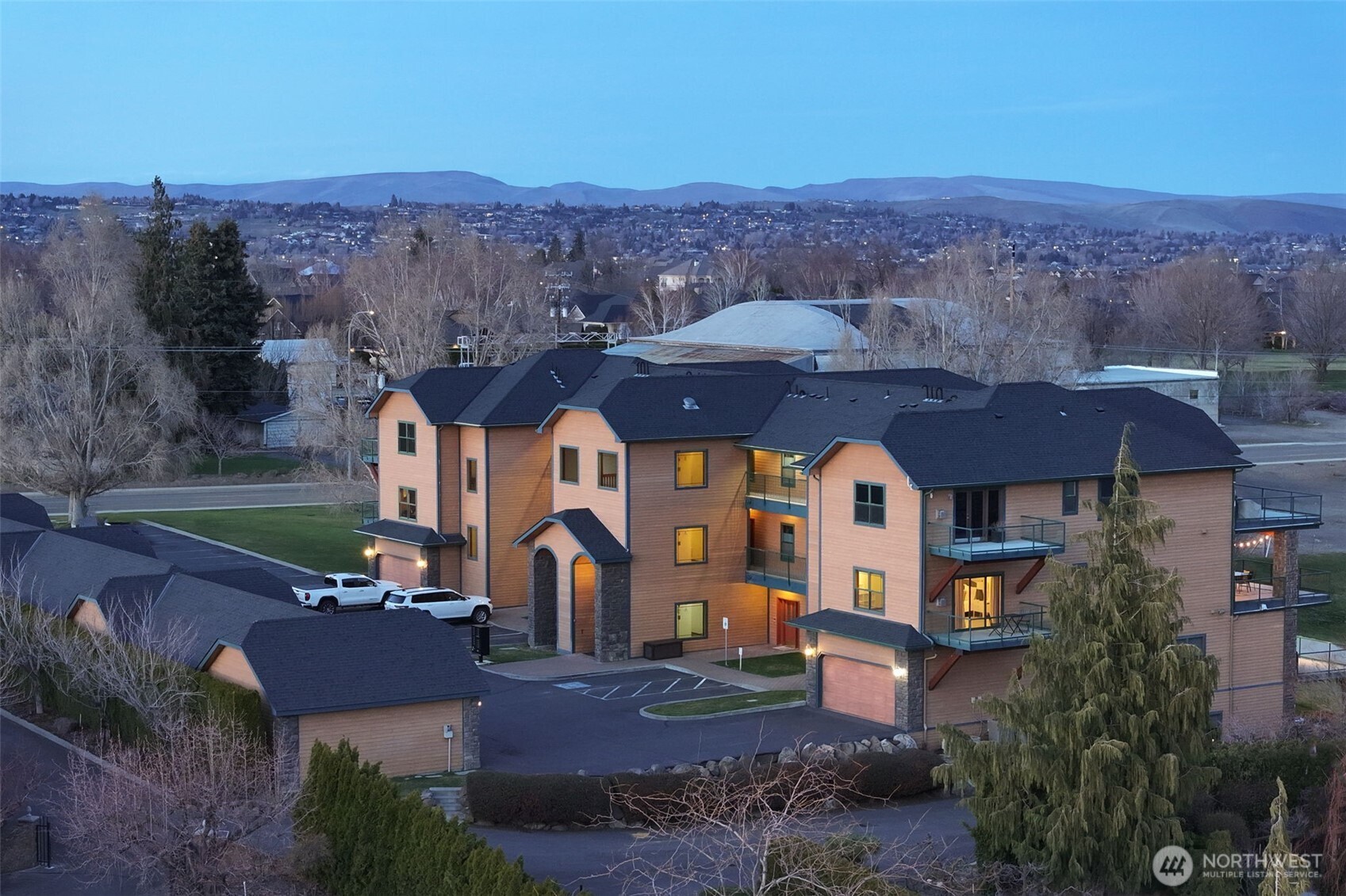 9150 Occidental Road, Unit 10 Yakima, WA 98903 - Photo 29 of 32