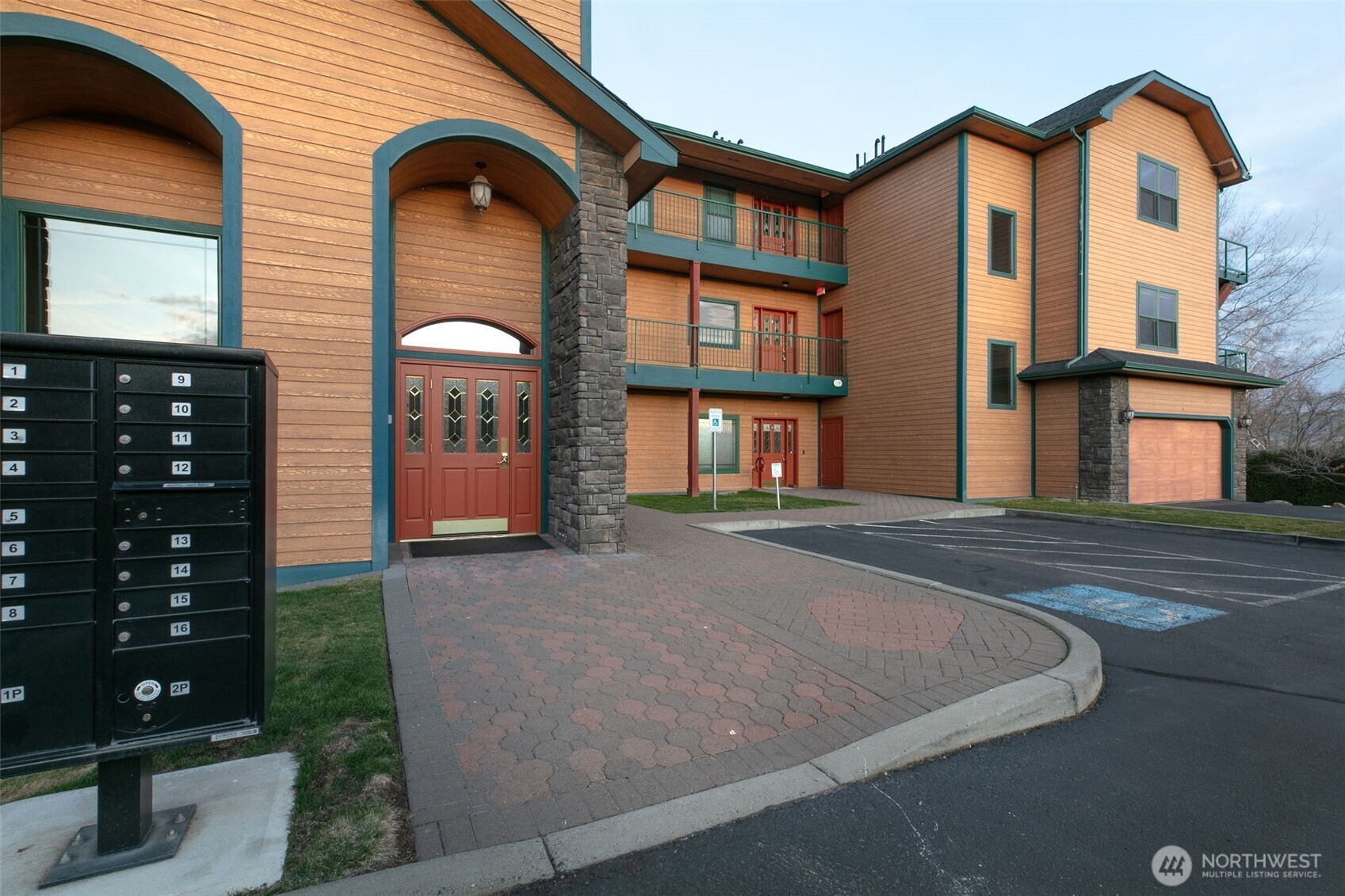 9150 Occidental Road, Unit 10 Yakima, WA 98903 - Photo 30 of 32