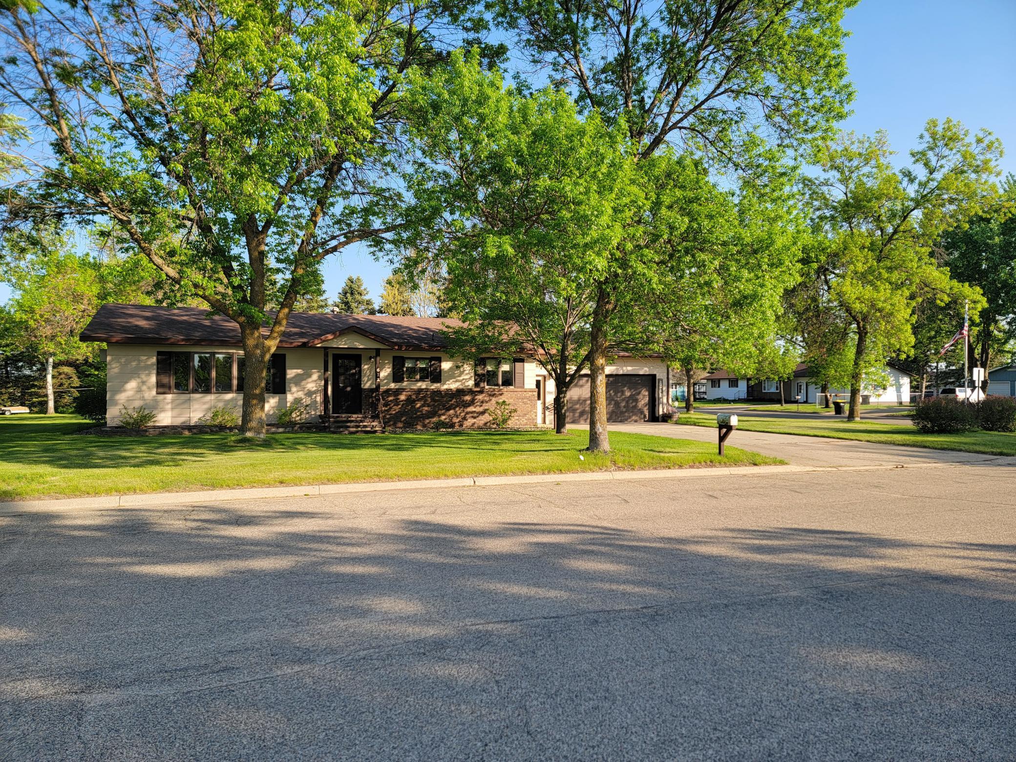 612 5th Avenue Southwest Perham, MN 56573 - Photo 3 of 24