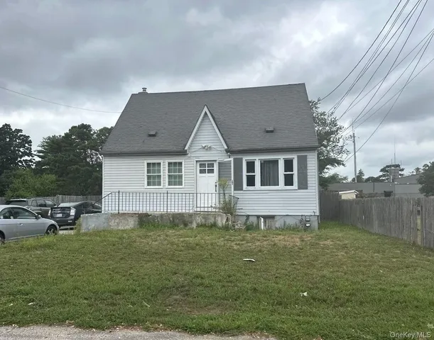 $650,000 | 239 Ocean Avenue, Brentwood, NY 11717