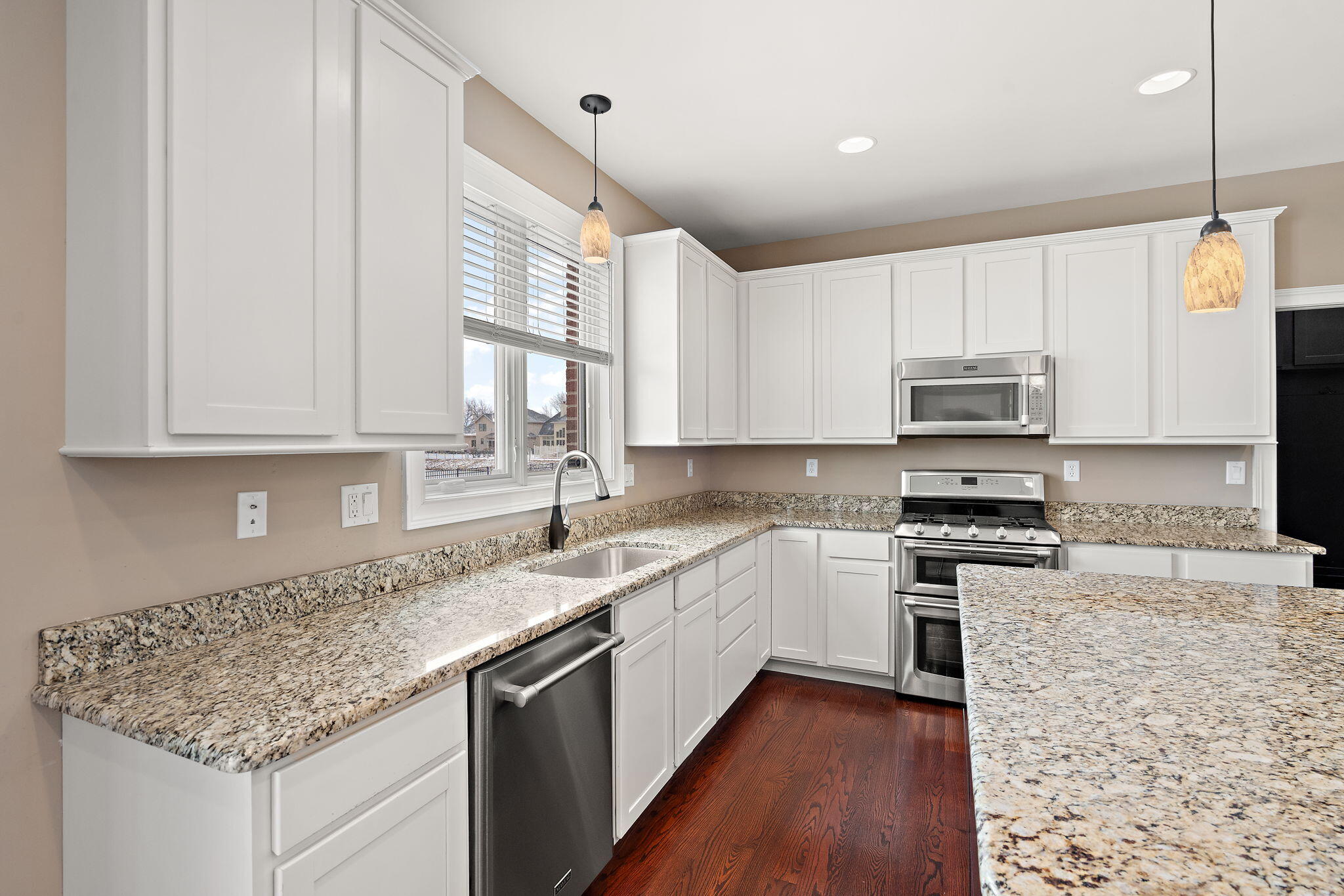 10057 New Devon Street Munster, IN 46321 - Photo 11 of 39 2048x1365