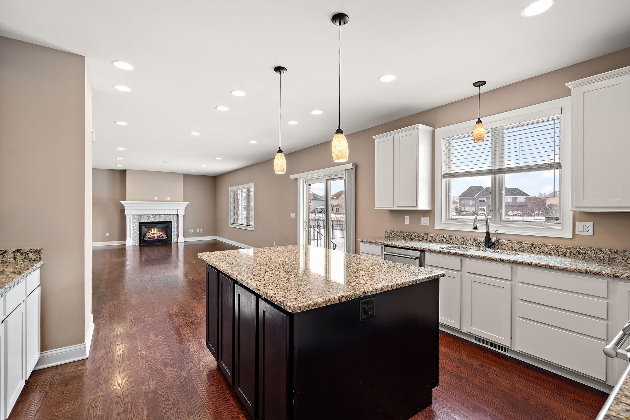 10057 New Devon Street Munster, IN 46321 - Photo 12 of 39 2048x1365