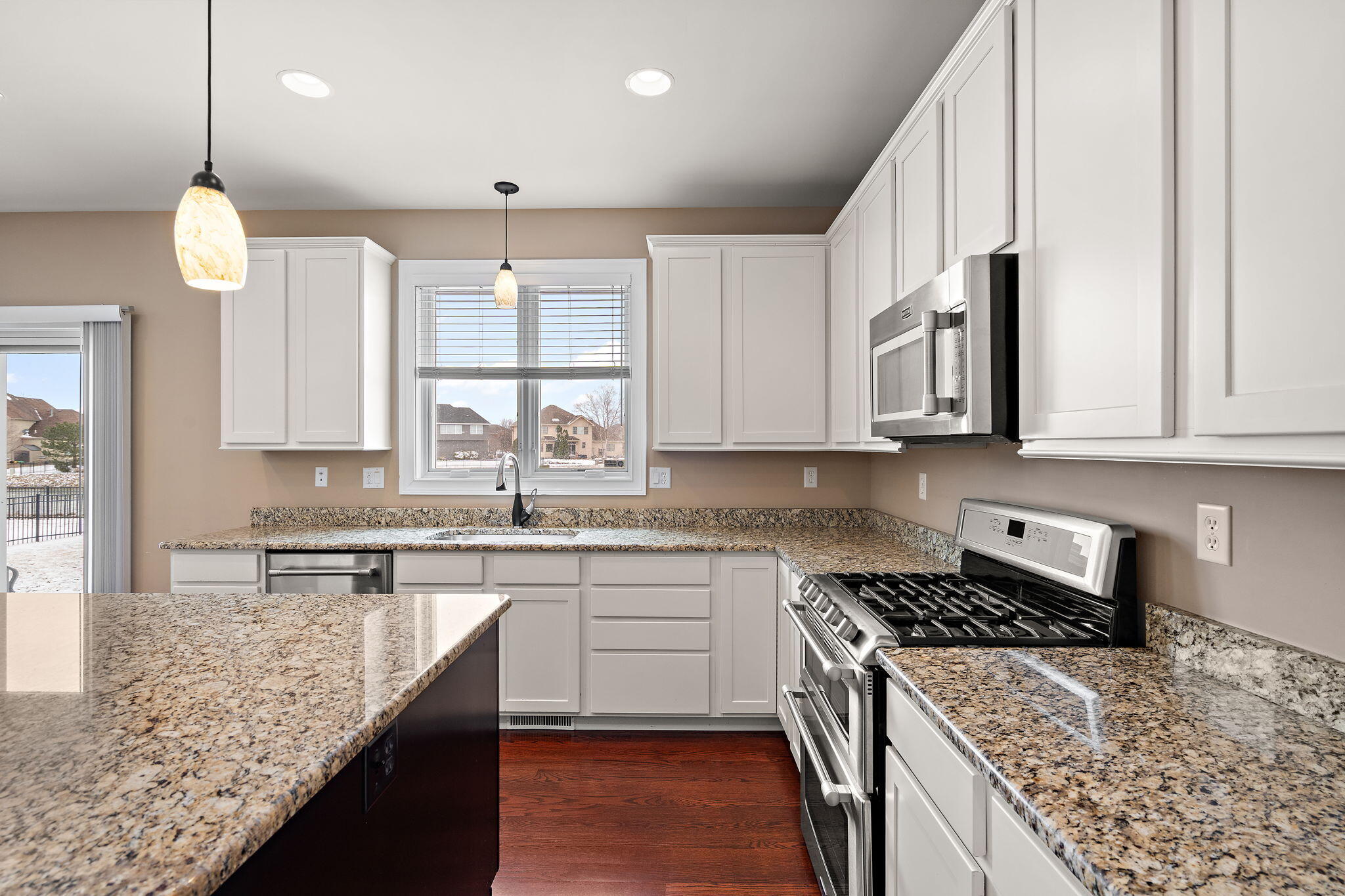 10057 New Devon Street Munster, IN 46321 - Photo 13 of 39 2048x1365