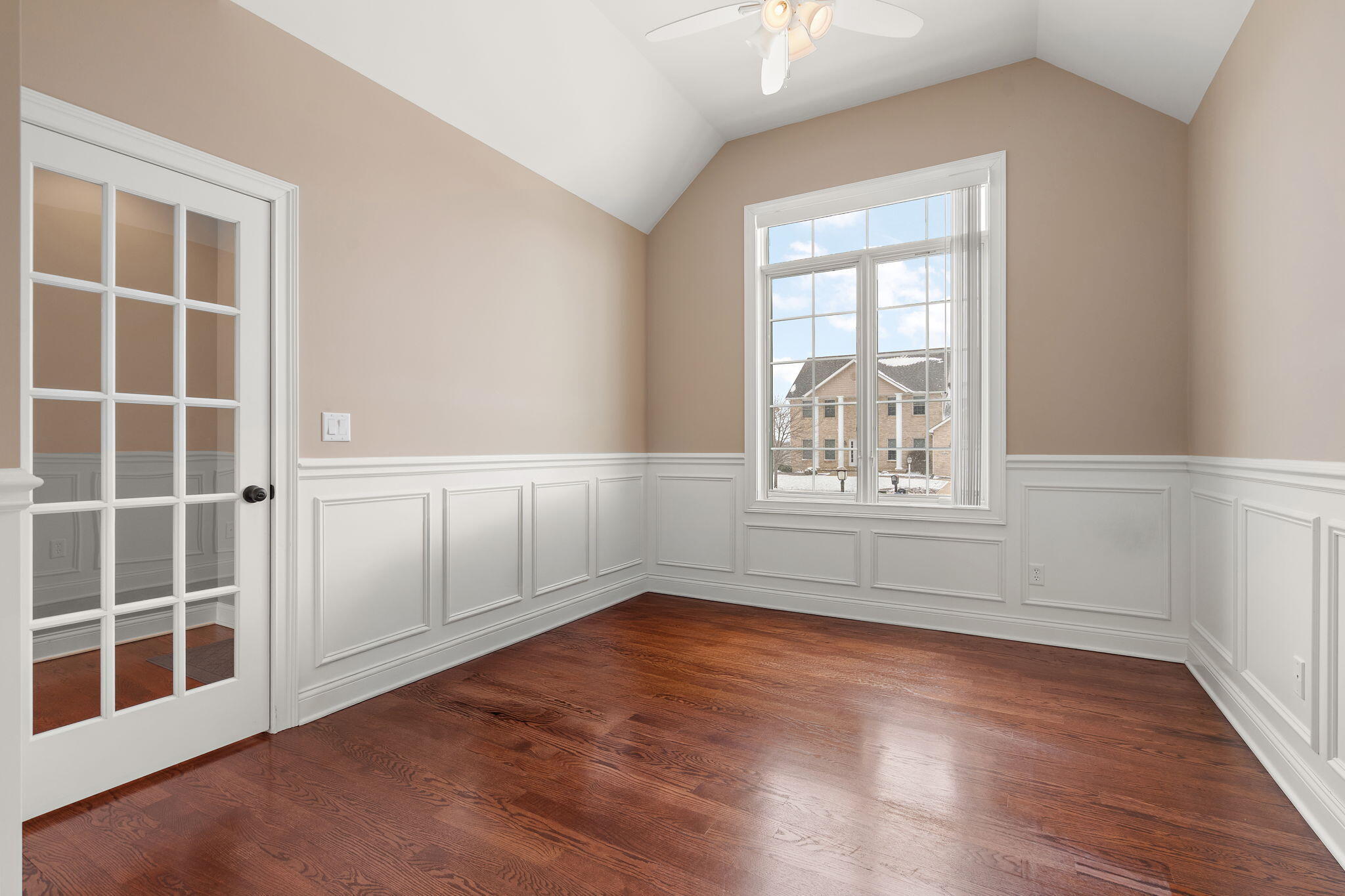 10057 New Devon Street Munster, IN 46321 - Photo 18 of 39 2048x1365