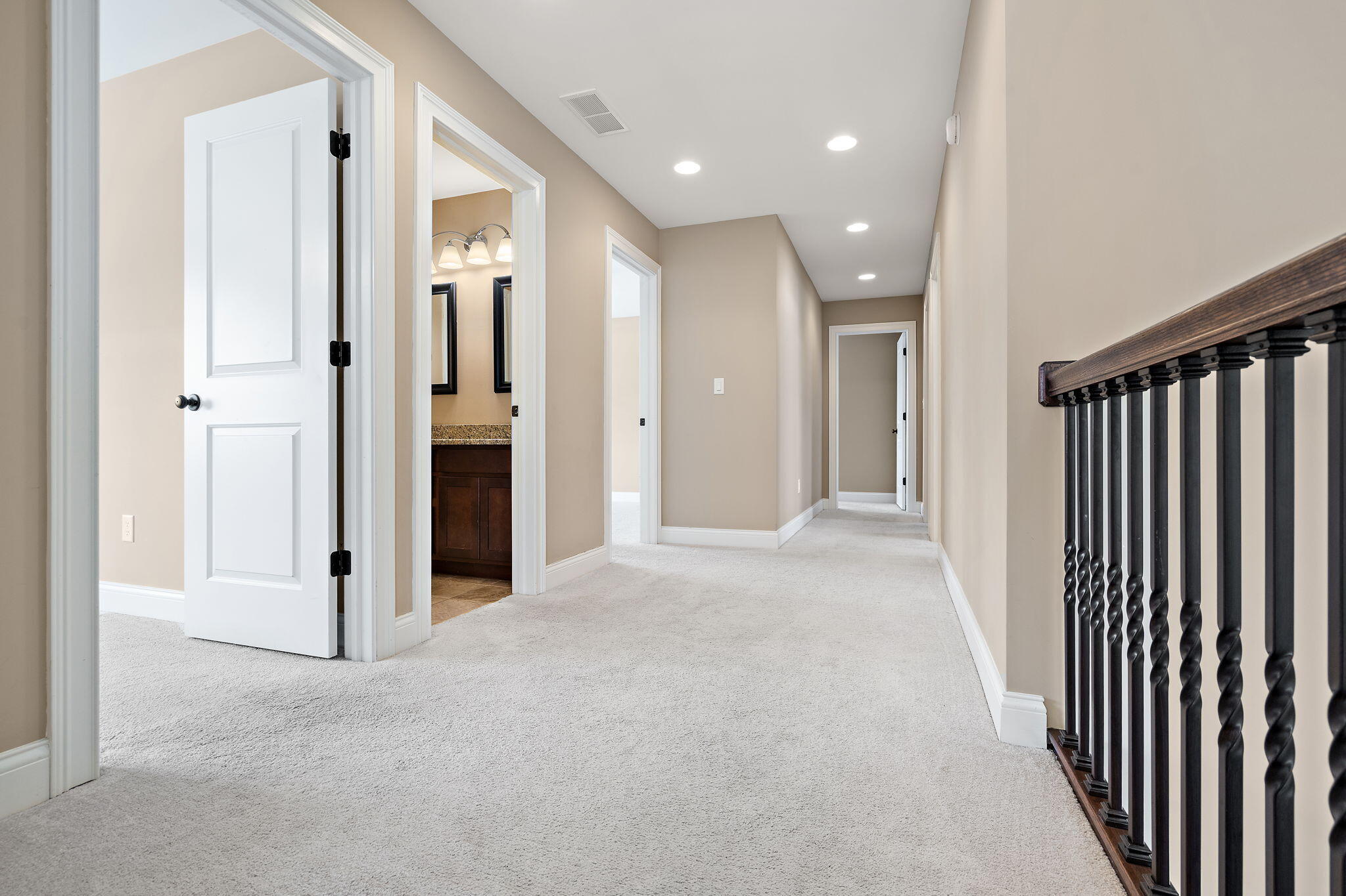 10057 New Devon Street Munster, IN 46321 - Photo 19 of 39 2048x1365