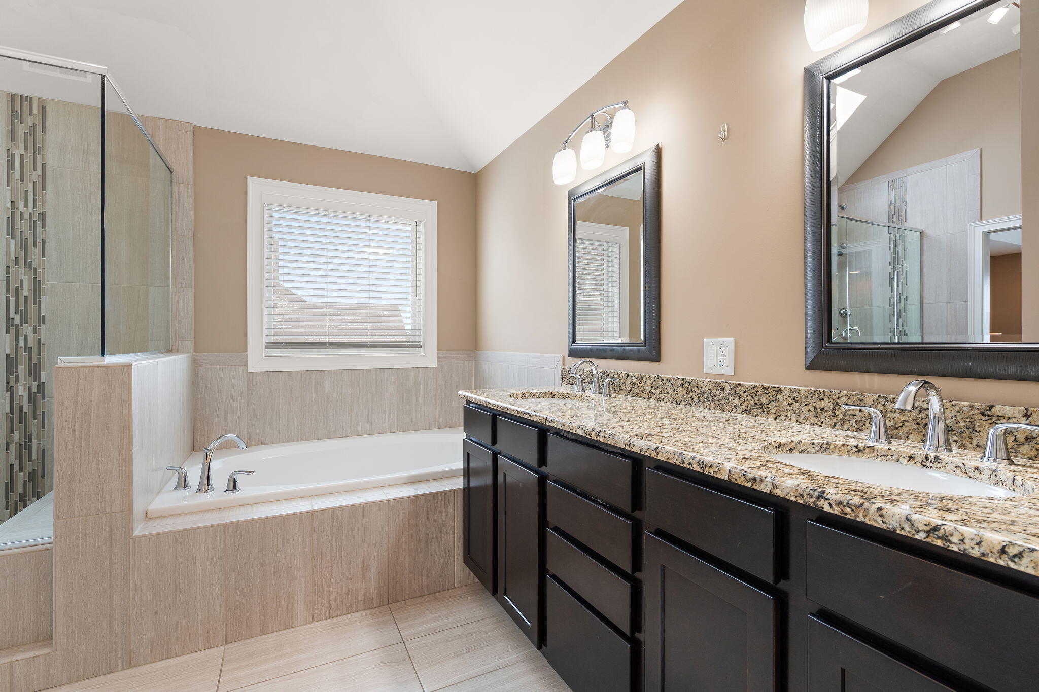 10057 New Devon Street Munster, IN 46321 - Photo 26 of 39 2048x1365