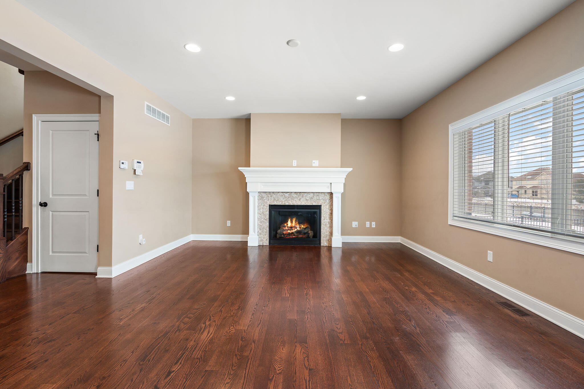 10057 New Devon Street Munster, IN 46321 - Photo 6 of 39 2048x1365