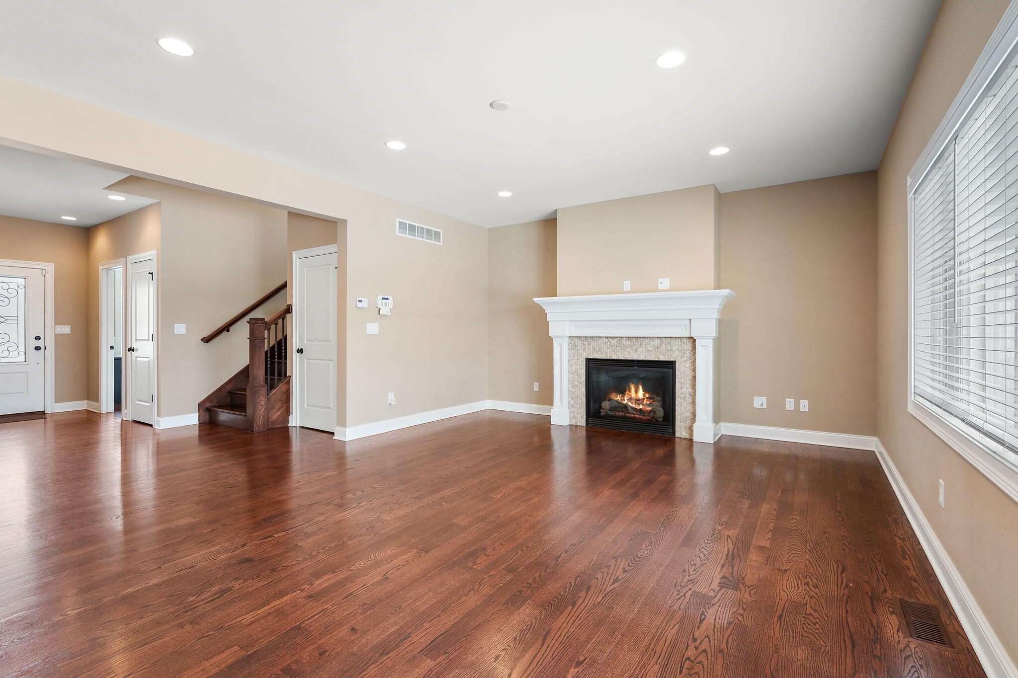 10057 New Devon Street Munster, IN 46321 - Photo 7 of 39 2048x1365